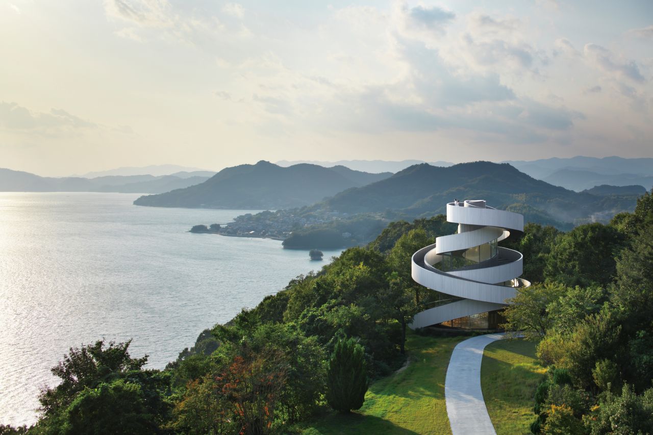 Some of Japan's most innovative and forward-looking buildings draw on traditions blurring the line between nature and architecture.<br /><br />Set midway on a hill in Hiroshima, this chapel designed by Japanese architect Hiroshi Nakamura spirals up toward the sky, while hugging the surrounding environment.  