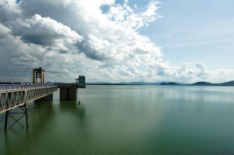 A reservoir created by the Masinga dam. Over-reliance on hydro-generated energy, that supplies 60% of the national requirement, has meant severe gluts in daily supply and expansion in Kenya due to changes in climatic patterns in recent years.