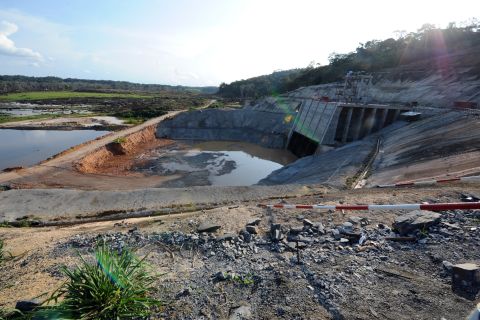 The construction site of the hydroelectric dam of Poubara (Gabon), completed in mid-2013.