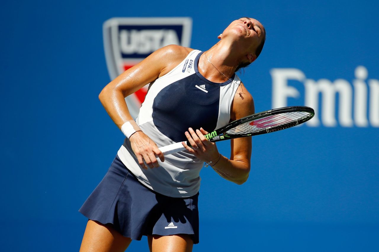 Pennetta was seeking to match her best grand slam result -- reaching the semis at Flushing Meadows two years ago. 