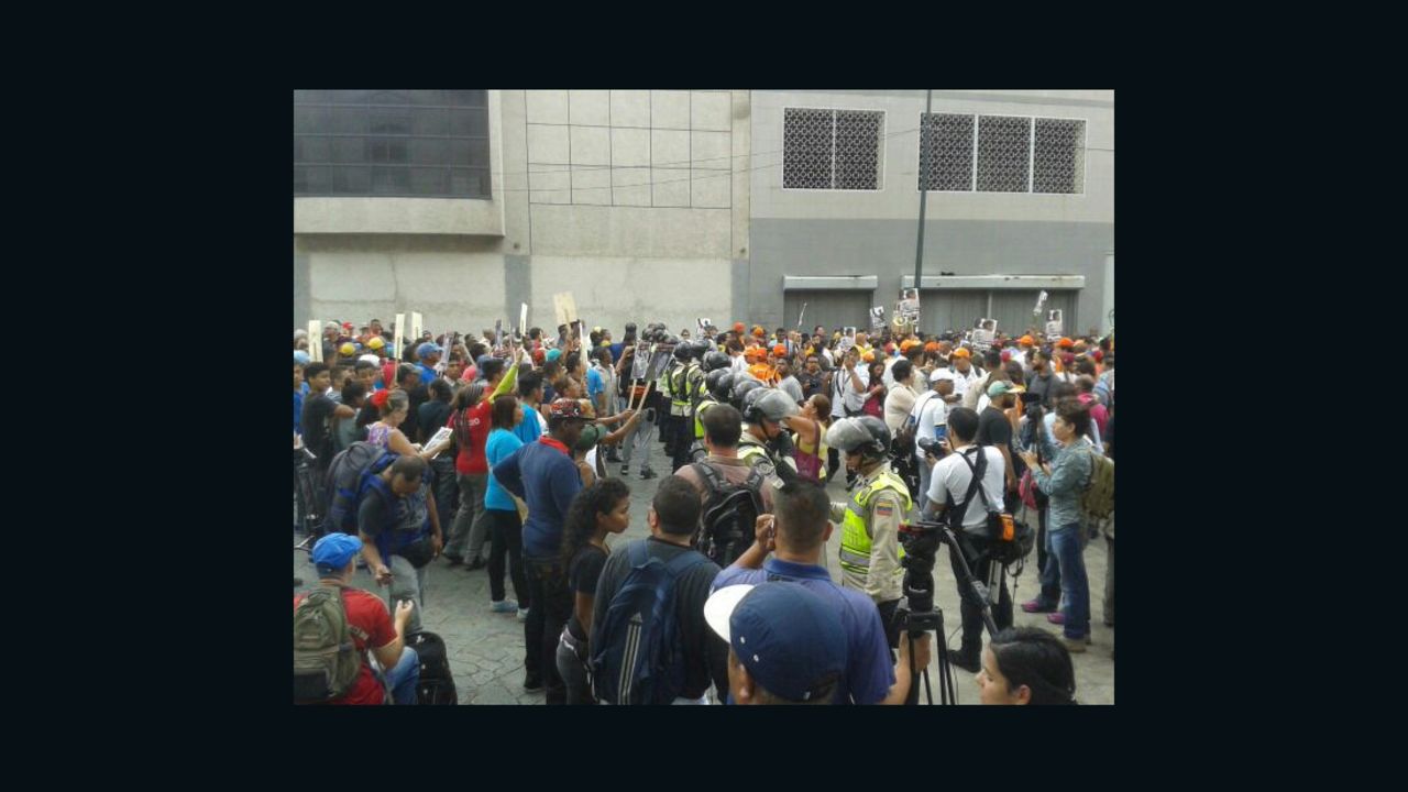 CNNE venezuela palacio de justicia pelea