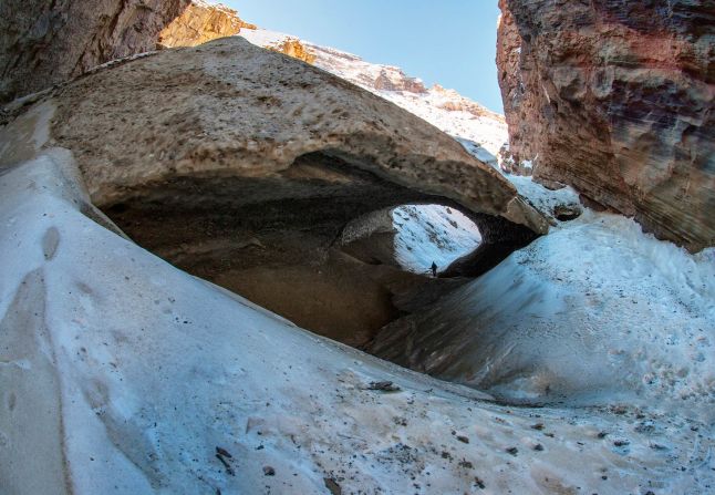 Before it collapsed a few years ago, reaching this natural cave required a four-hour walking detour away from the Chadar to Ligshed Monastery. Residents of Lingshed village considered the feature a natural "mani" or gateway that cleanses and blesses people who walk the Chadar. 