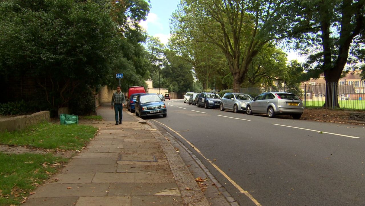 syrian refugees in uk england pham pkg_00000617.jpg