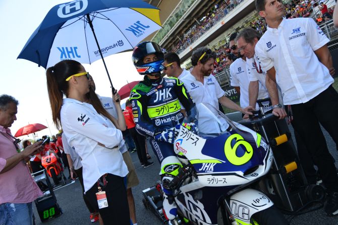 In 2015, Herrera rides alongside compatriot Isaac Viñales in the Husqvarna Factory Laglisse team. 