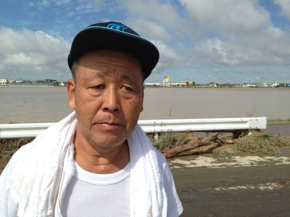 Rice farmer Shigeo Terada, 66, traveled to the stricken city of Joso, Ibaraki Prefecture, to help a relative.