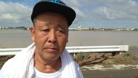 Rice farmer Shigeo Terada, 66, traveled to the stricken city of Joso, Ibaraki Prefecture, to help a relative.