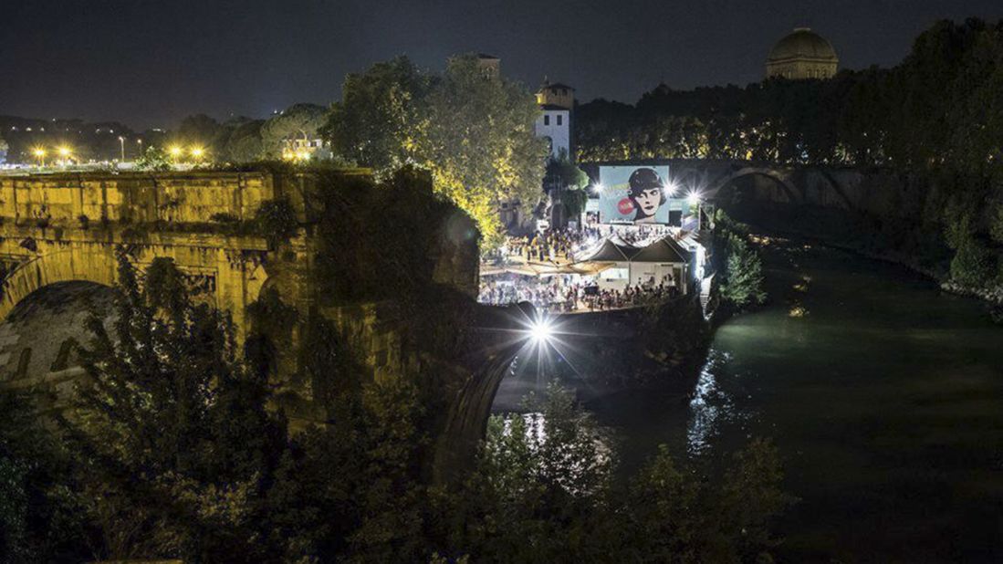 One of the most famous open-air film festivals in Italy, <a href="http://www.isoladelcinema.com/" target="_blank" target="_blank">L'Isola del Cinema</a> takes place every year from June to September. The cinema is set beneath the romantic shadow of the bridge of Isola Tiberina on the only island in the Tiber river, which runs through Rome.