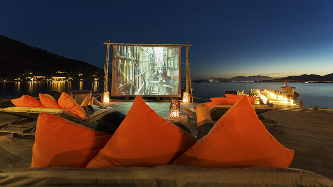 When night falls at <a href="http://www.venuereport.com/roundups/22-incredible-outdoor-cinemas-worldwide/entry/11/" target="_blank" target="_blank">Six Senses Ninh Van Bay</a>, the deck at 'Drinks by the Beach' transforms into a starlit cinema showing a silver screen classic. Click on to see 20 other amazing outdoor cinemas around the world. 