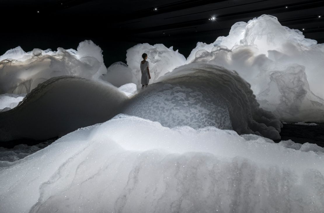 Foam, 2013 : "They should just feel like they're walking through clouds," Nawa has said. 