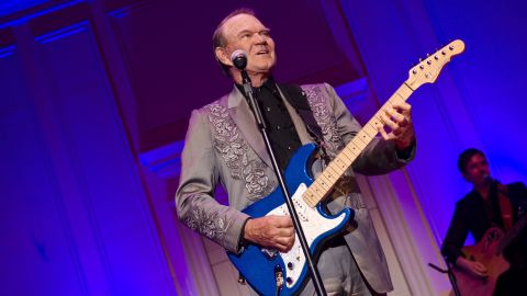 Glen Campbell performs during the Alzheimer's Association Evening with Glen Campbell at The Library of Congress on May 16, 2012 in Washington, DC.