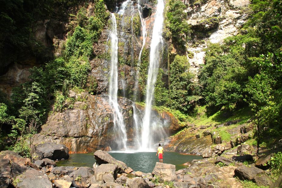 After a challenging hour's hike up from Werang, travelers will be rewarded with a dramatic view of the Cunca Rami Waterfall. The waterfall is 17 meters tall with a 30-square-meter pool at the bottom. 