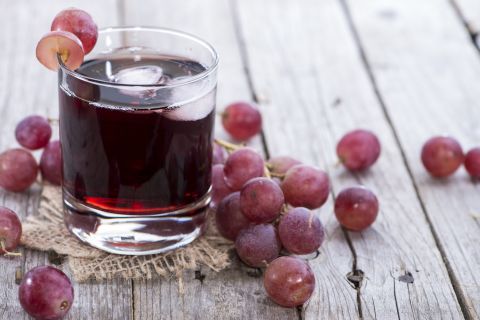 Other fruits juices, such as grape juice, account for 9% of youth fruit intake.