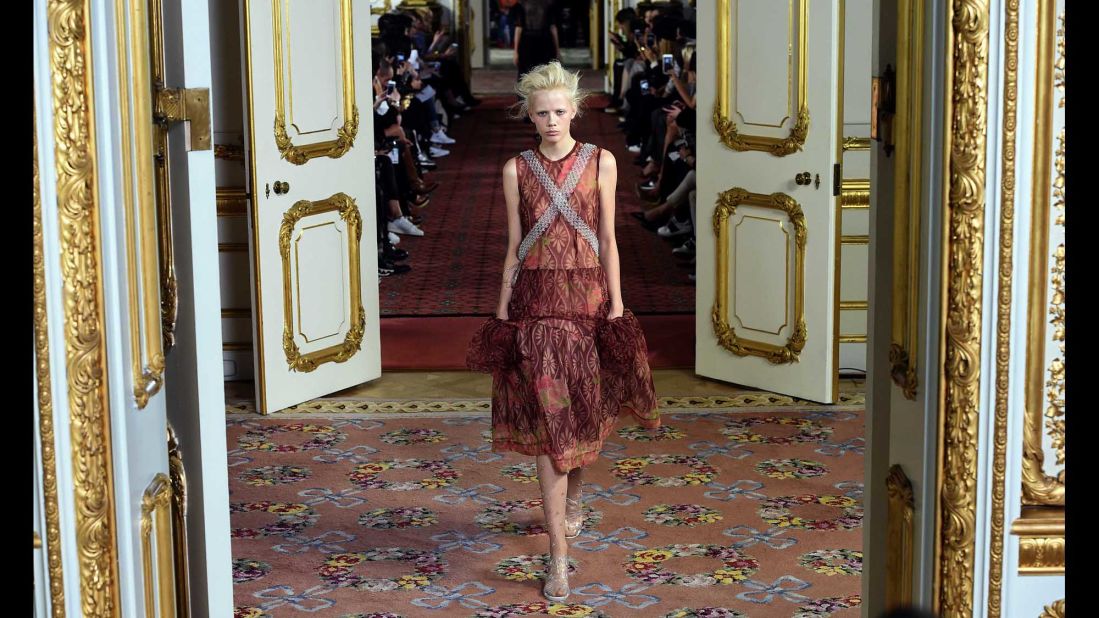 Insider favorite and queen of the fairy tale goths Simone Rocha showed at the gorgeous neoclassical Lancaster House. It proved a most fitting venue for her regal collection. 