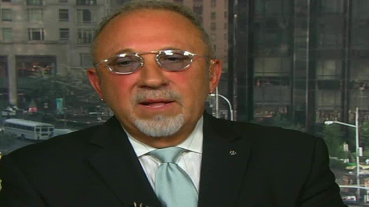 cnnee intvw cafe emilio estefan oraa we are all mexican _00022929.jpg