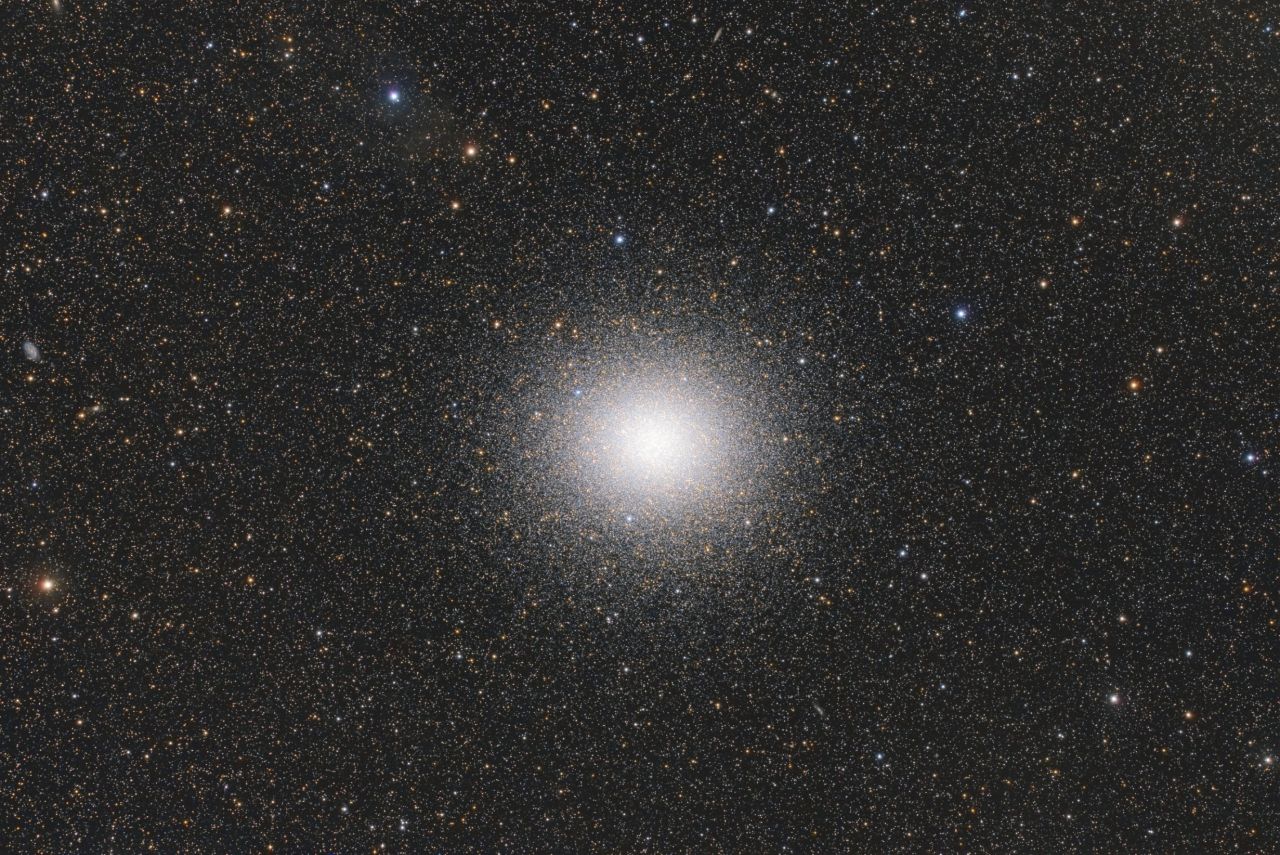 <strong>Stars and Nebulae category winner:</strong> Ignacio Diaz Bobillo, "The Magnificent Omega Centauri"
