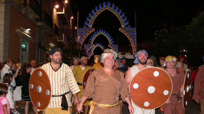 Locals are proud of their history of defending their land against attack. Each August, Termoli hosts a festival reenacting the 1566 battle in which the townsfolk defeated the forces of Suleiman the Magnificent. 