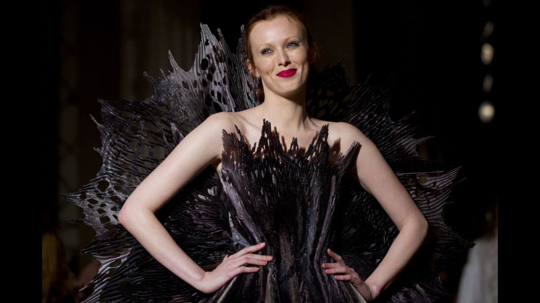 Giles had -- hands down -- the most prolific list of models walking. The superstar cast included long-time heavyweights like Karen Elson (seen here), Lily Donaldson, Eva Herzigova, Alek Wek, and Erin O'Connor, as well as newcomers like Bella Hadid, Andreja Pejic, Molly Bair and Georgia May Jagger.