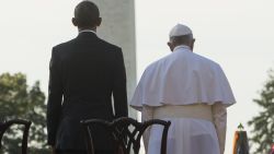 US President Barack Obama stands alongside Pope Francis during an arrival ceremony on the South Lawn of the White House in Washington, DC, September 23, 2015. More than 15,000 people packed the South Lawn for a full ceremonial welcome on Pope Francis' historic maiden visit to the United States. AFP PHOTO / MANDEL NGAN        (Photo credit should read MANDEL NGAN/AFP/Getty Images)