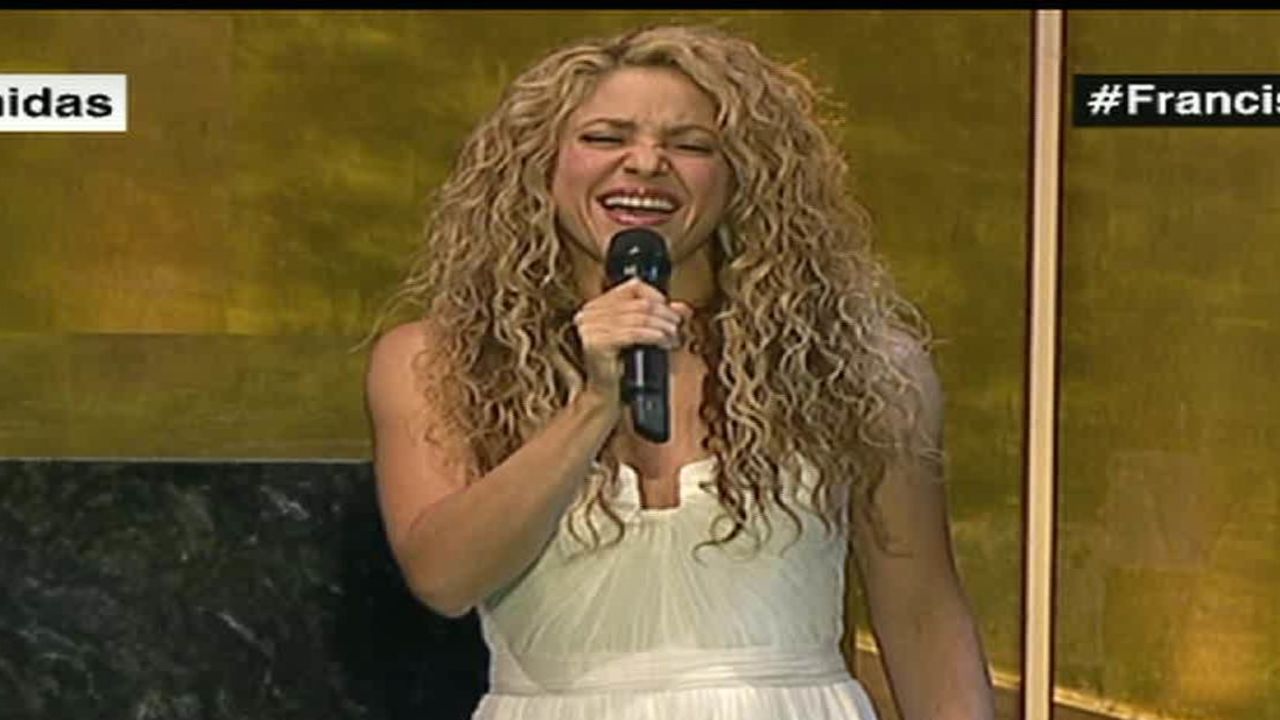 cnnee vo shakira sing imagine onu_00021121.jpg