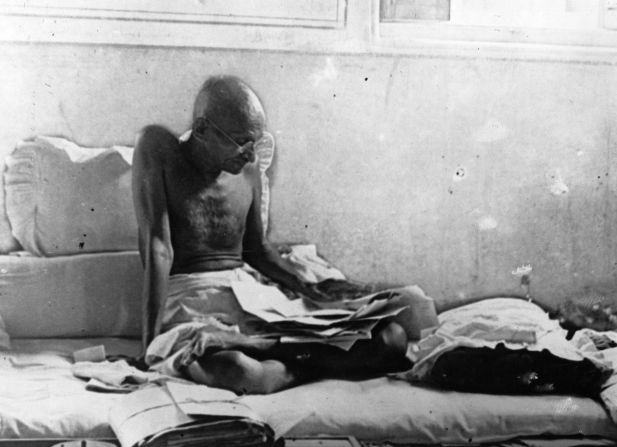 After being released from prison in Poona, India, Gandhi fasts in protest against British rule.