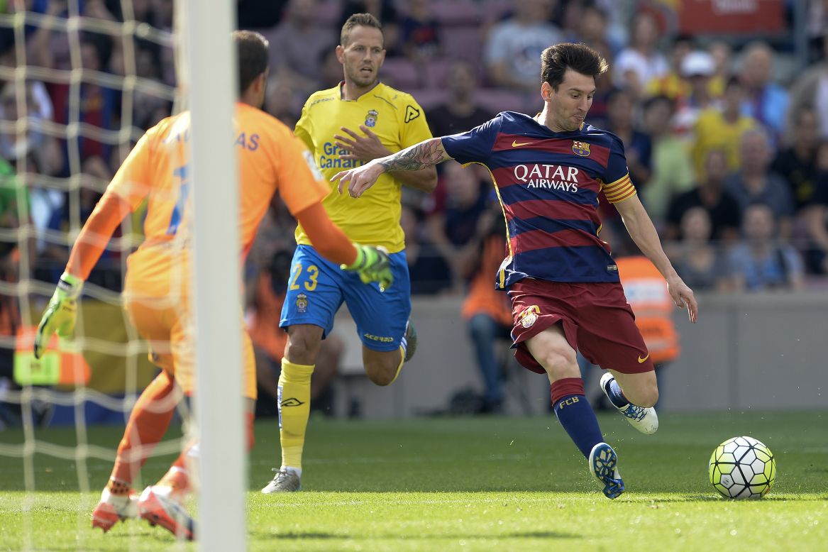The Argentine clashed with Las Palmas defender Pedro Bigas after just three minutes.
