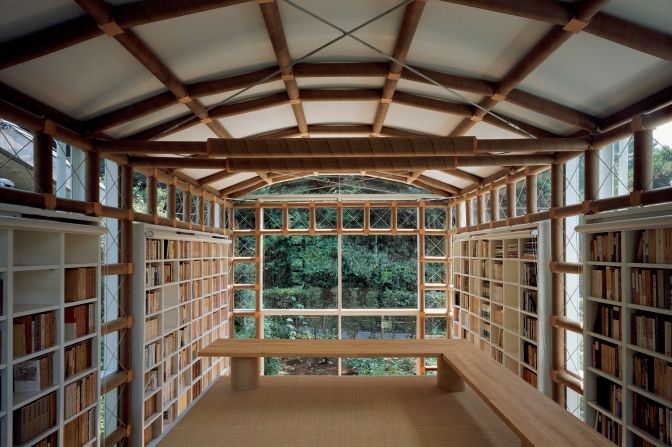 This library was built as an annex to a house Ban had previously expanded. The owner thought paper construction would be ideal to house his floor-to-ceiling book collection. 