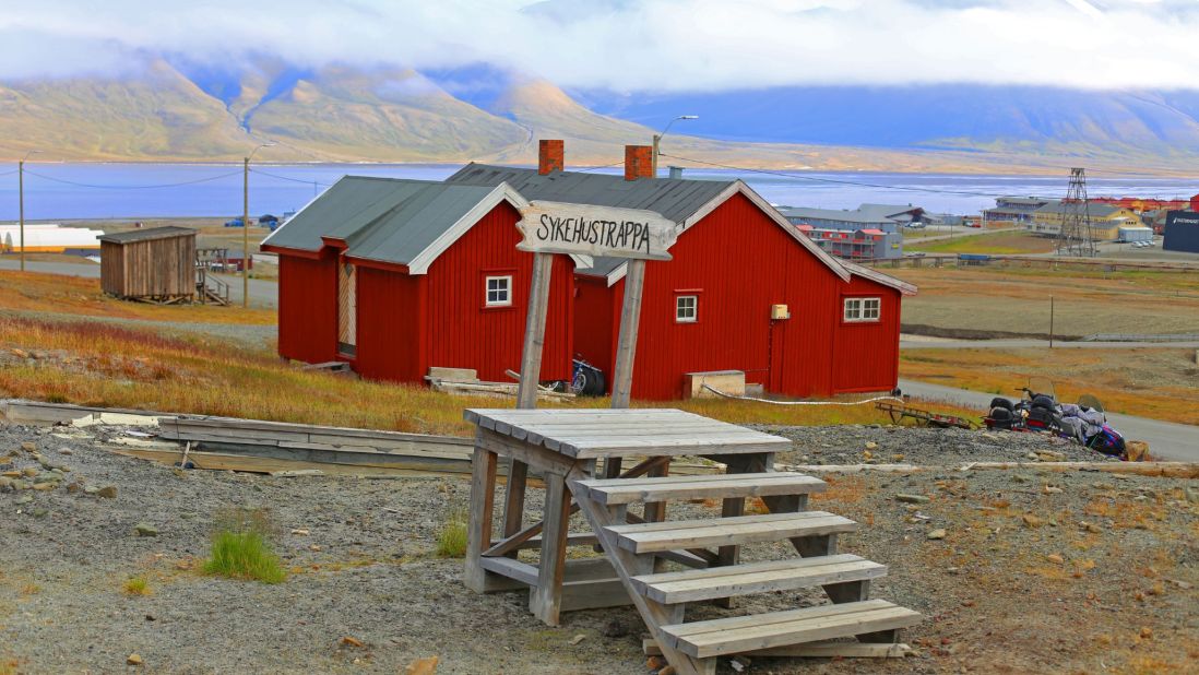 The spectacularly remote University Centre in Svalbard (UNIS) is positioned at 78°N latitude in the Arctic Sea, midway between Norway and the North Pole. It's the world's most northerly university. 