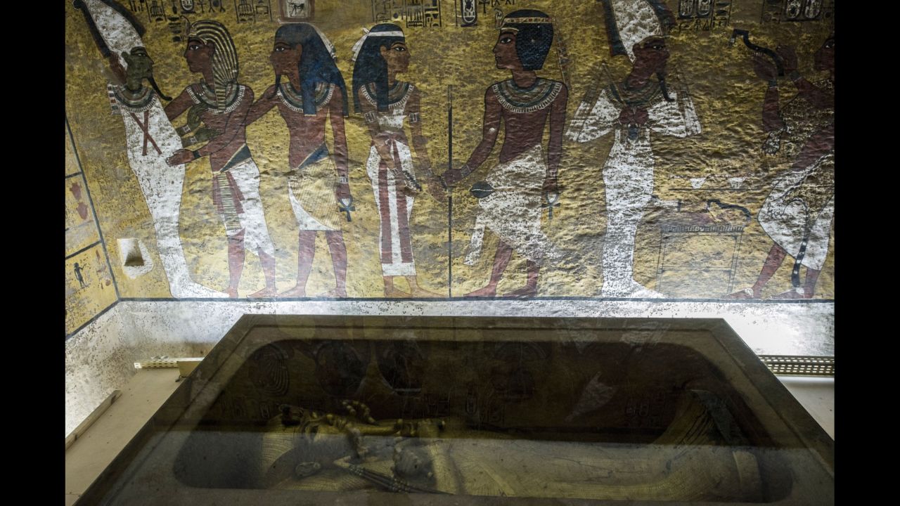 A picture taken on September 28, 2015 shows the golden sarcophagus of King Tutankhamun in his burial chamber in the Valley of the Kings, close to Luxor.