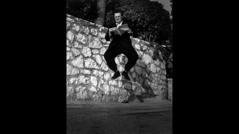 The wry, intellectual Peter Ustinov was determined to keep reading even as his jump took him a couple feet in the air. Ustinov won two Oscars, three Grammys and an Emmy in his long career, which included performances in "Spartacus," "Topkapi" and "Death on the Nile."