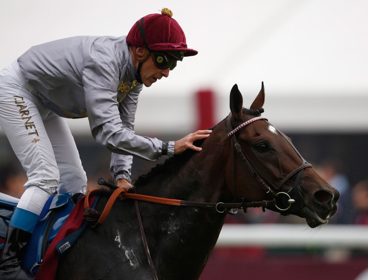 Treve and jockey Thierry Jarnet return after only finishing fourth at Longchamp while bidding for a third straight win.