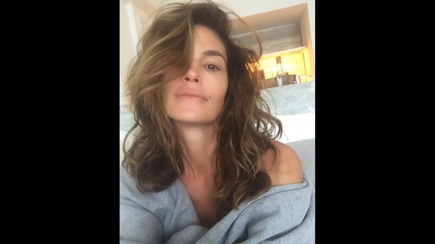 "Post-spa bliss," <a href="https://instagram.com/p/8fz54HTLdX/" target="_blank" target="_blank">model Cindy Crawford wrote on Instagram</a> on Tuesday, October 6.