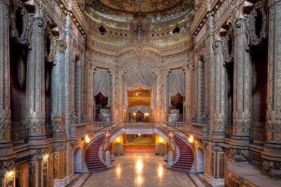 Chicago-based urban exploration photographer <a href="http://ebow.org/" target="_blank" target="_blank">Eric Holubow</a> has traveled across America photographing abandoned and forgotten sites. <br /><br /><em>The Uptown Theater in Chicago, Illinois </em>