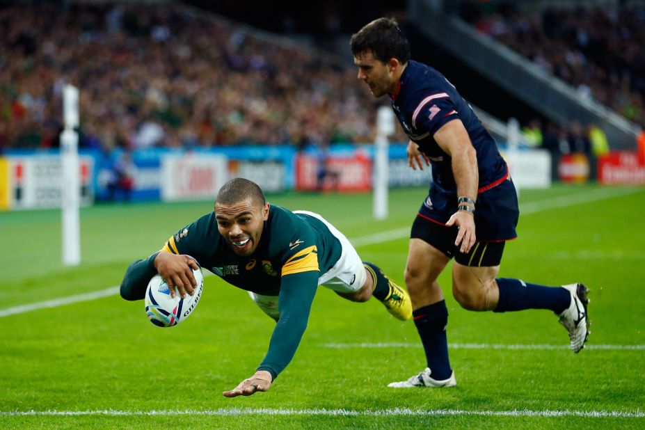Bryan Habana crosses for his third try in South Africa's 64-0 win over the U.S. at the 2015 Rugby World Cup, giving him a share of the tournament record. 
