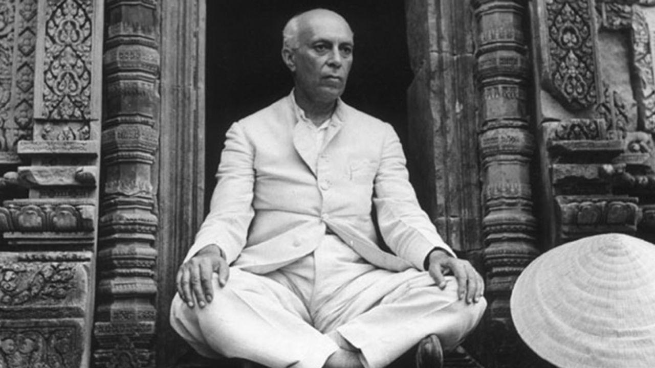 Indian Prime Minister Jawaharlal Nehru was smart enough to visit Banteay Srei when it was practically unheard-of back in 1954.