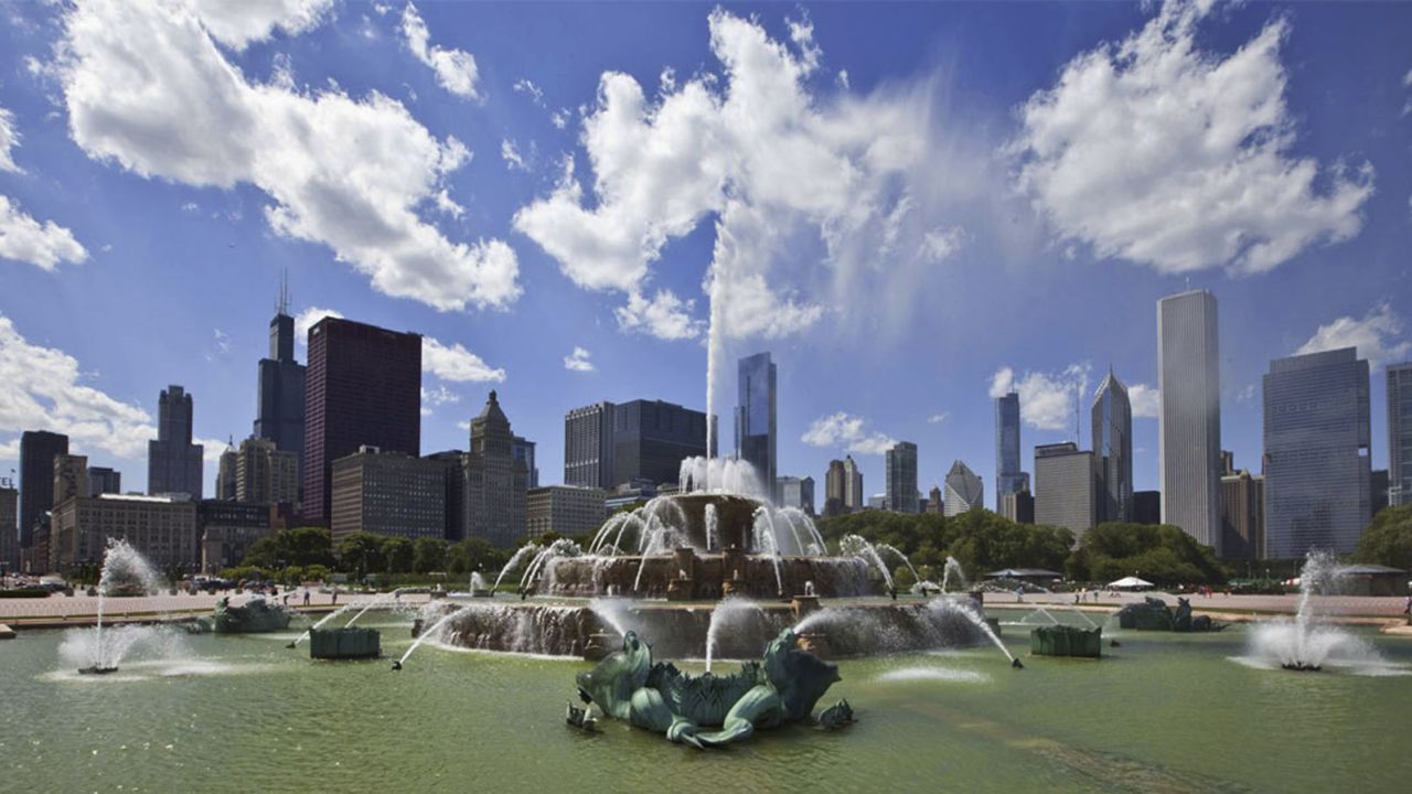 If Buckingham Fountain's good enough to open an episode of "Married... With Children," it's good enough to open our expert guide to Chicago.