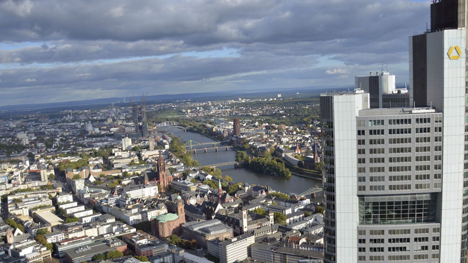 Girls in Frankfurt