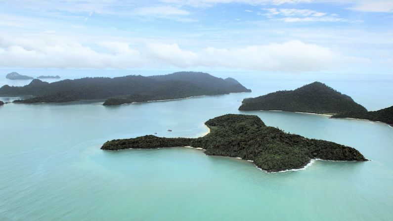 Another tropical paradise of Malaysia is Langkawi island, which is surrounded by about 100 islets.