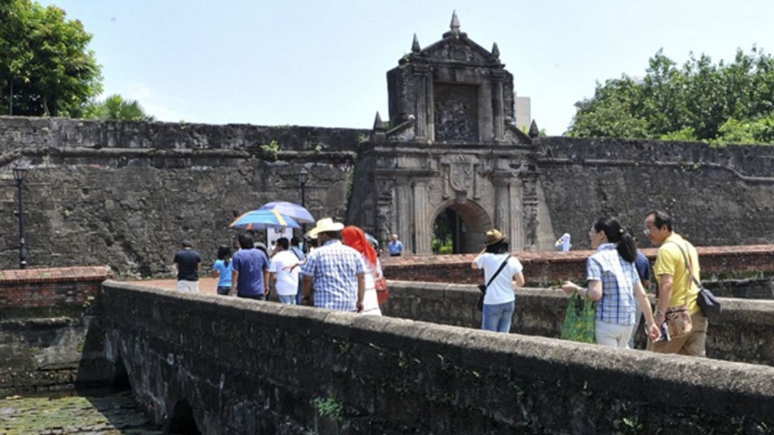 For an insider look at Manila heritage, tour guide Carlos Celdran is the man.