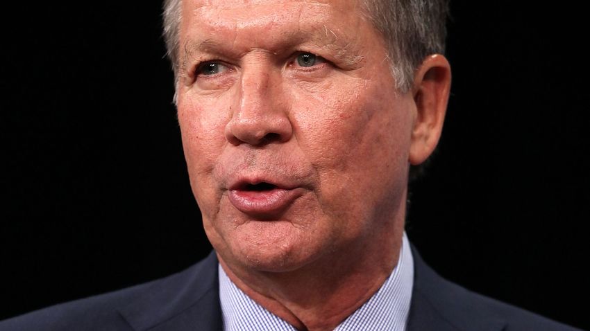 WASHINGTON, DC - OCTOBER 06:  Republican U.S. presidential hopeful and Ohio Governor John Kasich speaks as he participates in a discussion with Javier Palomarez, president & CEO of theÊUnited StatesÊHispanic Chamber of Commerce, at the Newseum October 6, 2015 in Washington, DC. Governor Kasich spoke on "how he will address issues that are important toÊAmerica's 3.2 million Hispanic businesses, the community at large, and every day American citizens."  (Photo by Alex Wong/Getty Images)