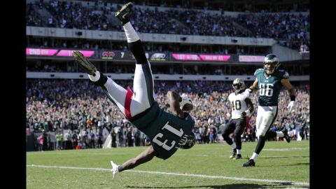 Josh Huff flips into the end zone to score a touchdown for the Philadelphia Eagles, who trounced the New Orleans Saints 39-17 on Sunday, October 11.