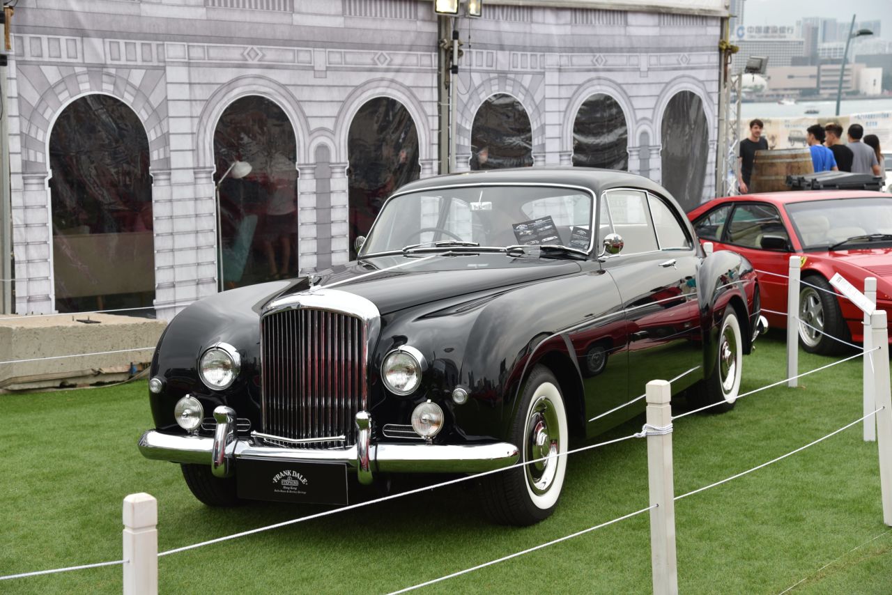 Replacing the R-Type, the S1 was Bentley's foremost luxury car. The fastback featured iconic H.J Mulliner styling and is one of only 120 examples made in both right and left hand drive.