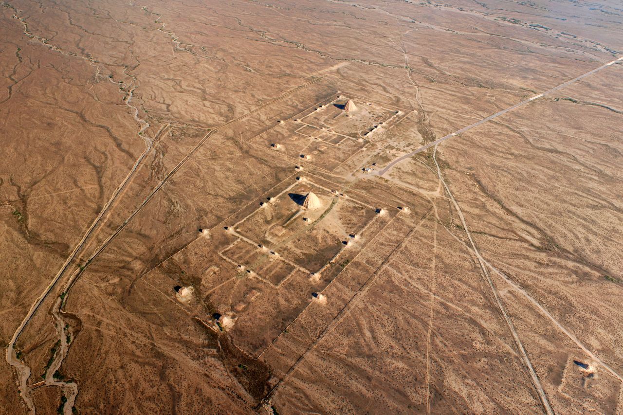 This remarkable photo shows the ancient tombs at the foot of the Helan Mountains in northwest China. 