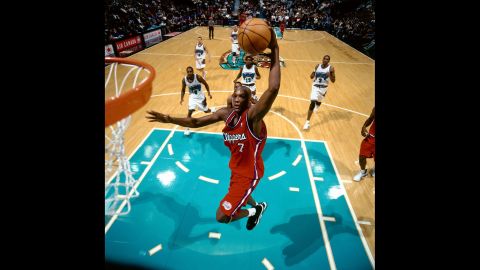 Odom goes for a dunk during a game in 2000.