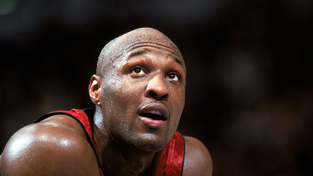 Odom pauses during a game in January 2004.