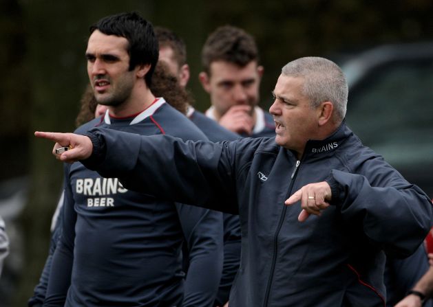 Wales coach Warren Gatland said of Thomas upon hearing of his retirement: "No-one wore that Welsh jersey with as much pride."