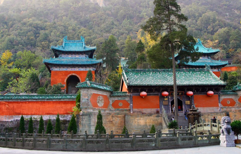 The Purple Cloud Temple is located in the Wudang Mountains, a Taoist temple in Hubei province. Buildings here date back to the 7th century.