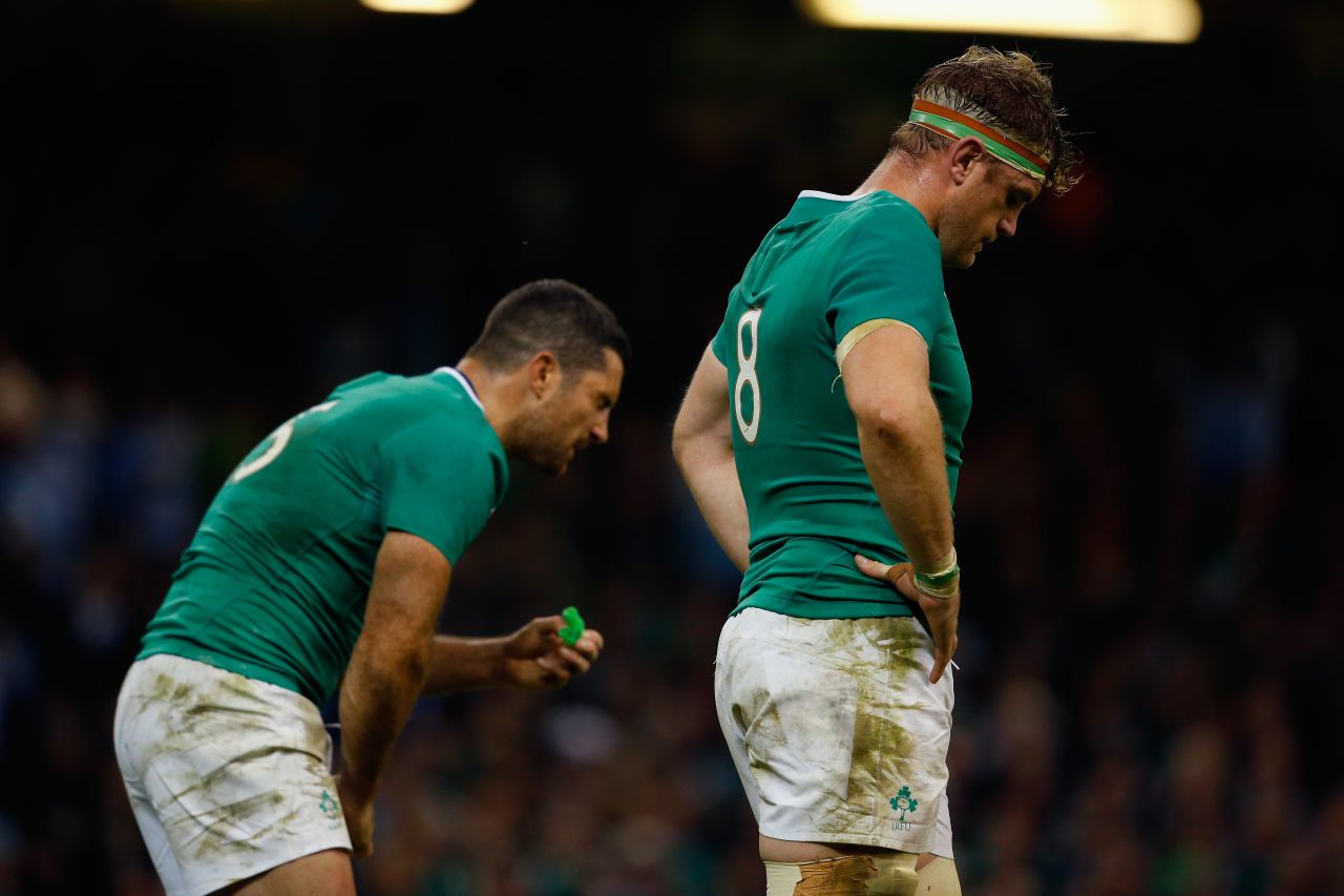Jamie Heaslip and Jordi Murphy of Ireland cut dejected figures after their side's 43-20 defeat to the Argentina Pumas.