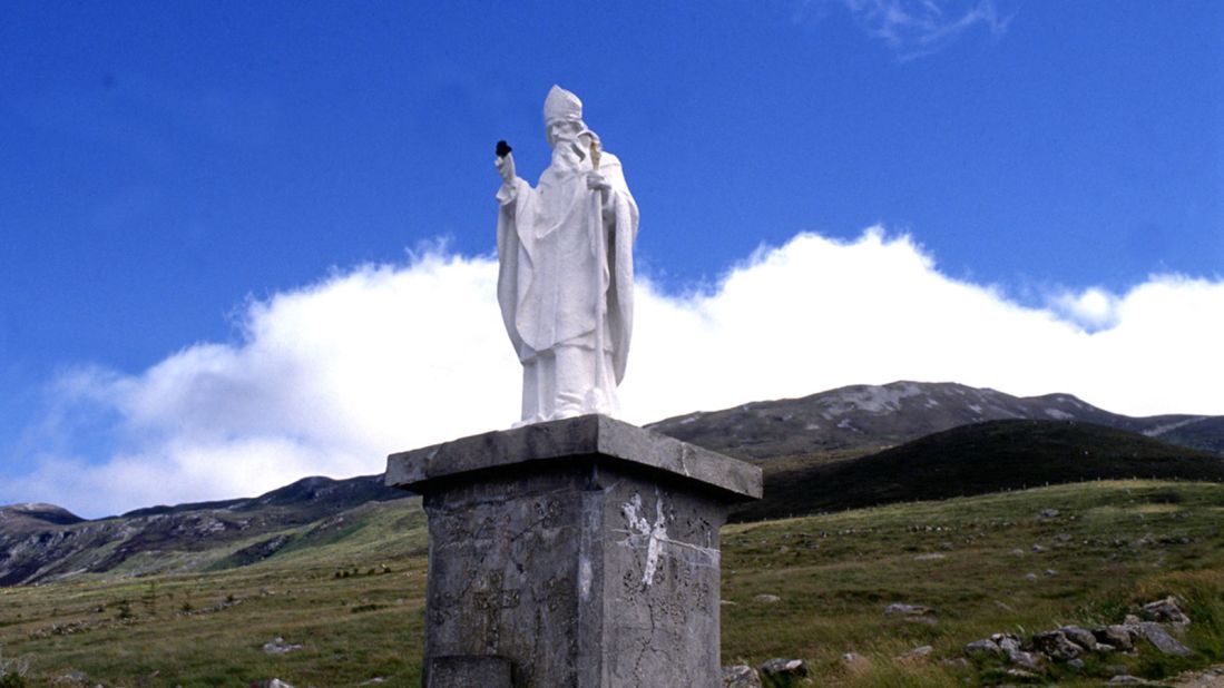 Many of the million or so pilgrims who climb this 765-meter mountain in western Ireland every year do so barefoot. The mountain is where Ireland's patron saint Patrick is said to have spent 40 days and nights praying and fasting. 