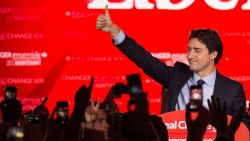 Canadian Liberal Party leader Justin Trudeau waves on stage in Montreal on October 20, 2015 after winning the general elections.    AFP PHOTO/NICHOLAS KAMM        (Photo credit should read NICHOLAS KAMM/AFP/Getty Images)