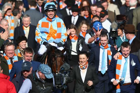 A race dedicated to Arkle, who was put down due to arthritis in 1970,  is also part of the schedule. The Arkle Challenge Trophy was won by Un De Sceaux, ridden by Ruby Walsh, in March.
